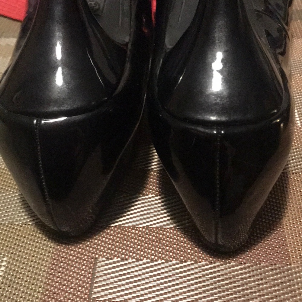 Shoes - Picture 5 of 7